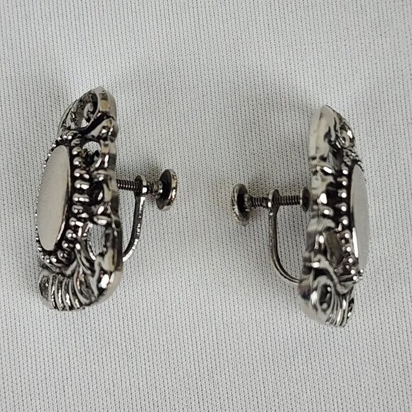 Vintage Silver Tone Collar Necklace & Screw Back Earrings Set - Picture 7 of 10